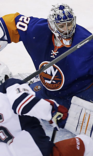 Rangers, Islanders move indoors; Blueshirts win again
